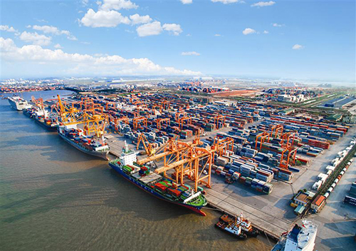 Deputy Prime Minister approved the policy of building 2 container terminals at Lach Huyen port area