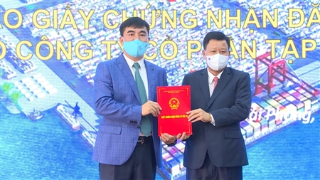 Awarding the Investment Registration Certificate of the wharf project No. 5, No. 6 Lach Huyen wharf area to the investor Hateco